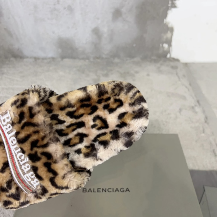 BLCG SANDALS