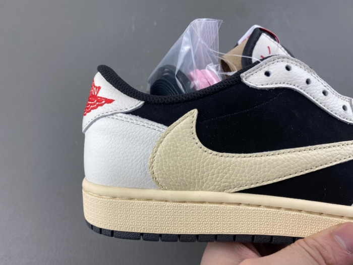 Travis Scott x Air Jordan 1 Low OG XZ6868 001