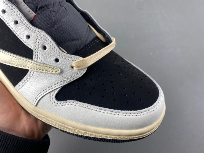 Travis Scott x Air Jordan 1 Low OG XZ6868 001