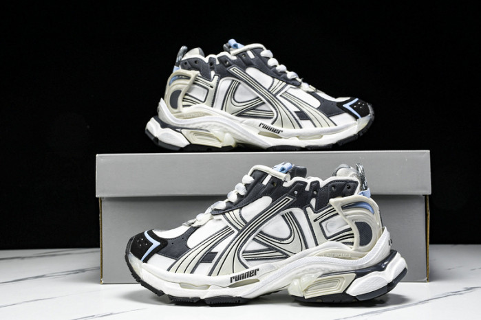 BLCG RUNNER SNEAKER