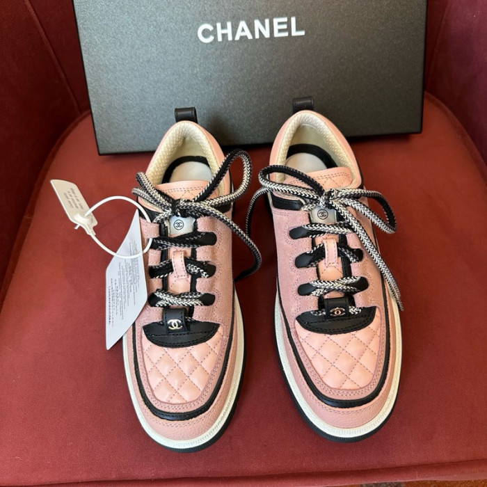 Ch**el sneaker