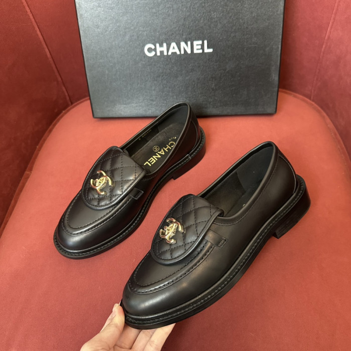 Ch**el loafer