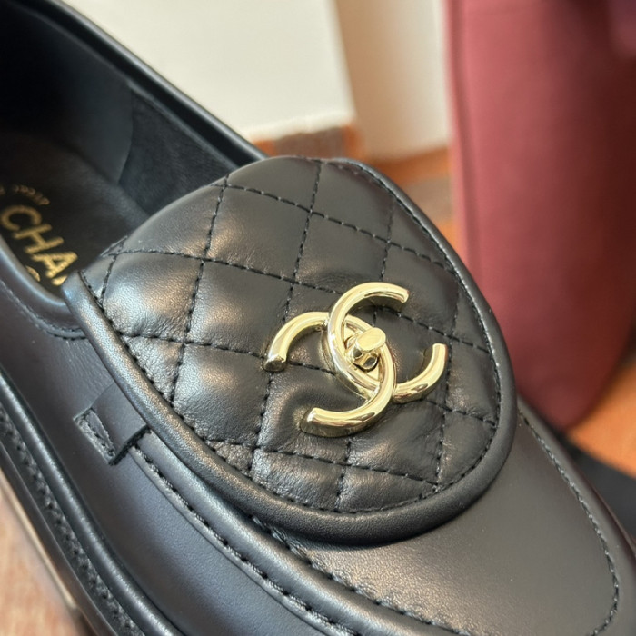 Ch**el loafer