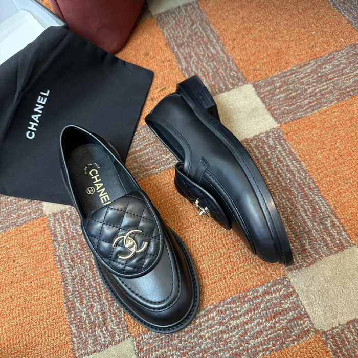 Ch**el loafer