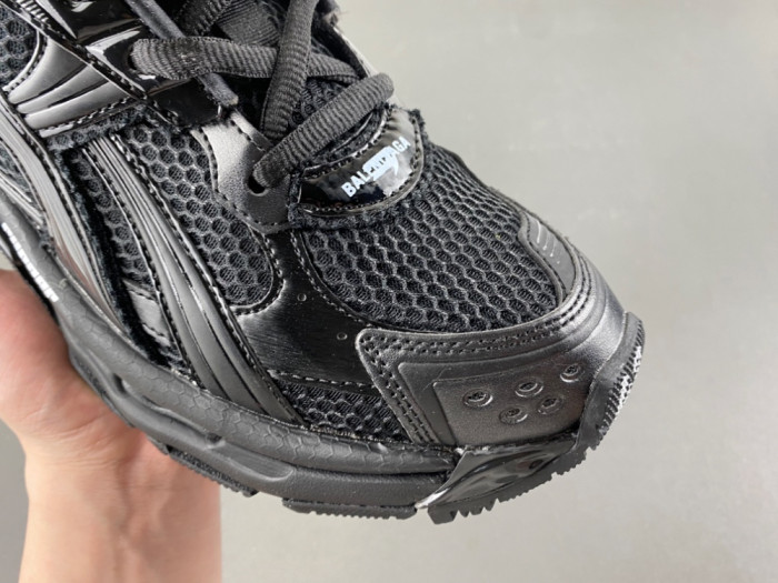 BLCG RUNNER SNEAKER (LED)