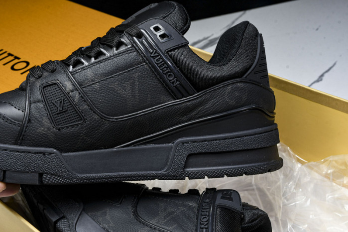 LOU1VTON SNEAKER