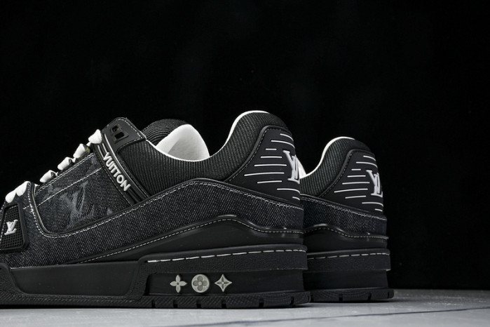 LOU1VTON SNEAKER