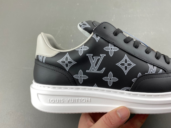 LOU1VTON SNEAKER