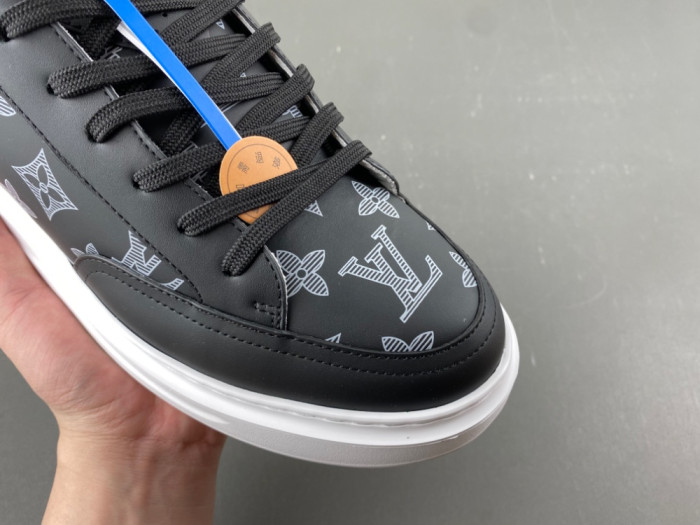 LOU1VTON SNEAKER