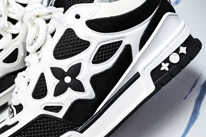 LOU1VTON SNEAKER