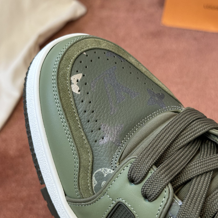LOU1VTON SNEAKER