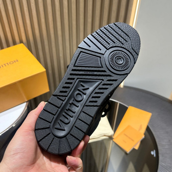 LOU1VTON SNEAKER