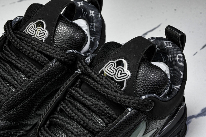 LOU1VTON SNEAKER