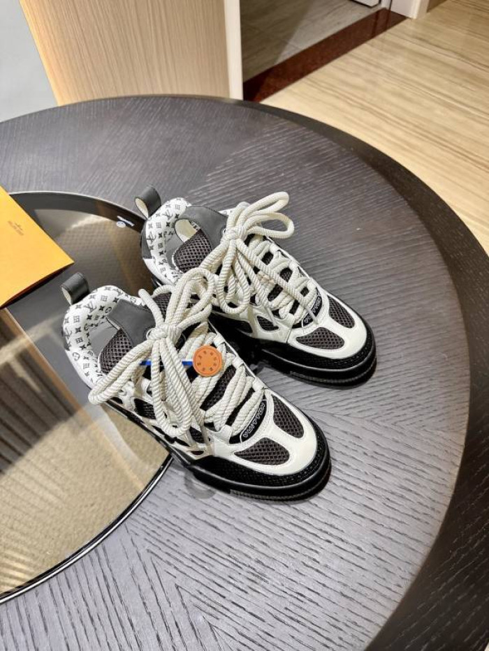 LOU1VTON SNEAKER