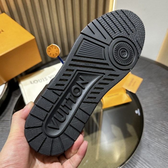 LOU1VTON SNEAKER