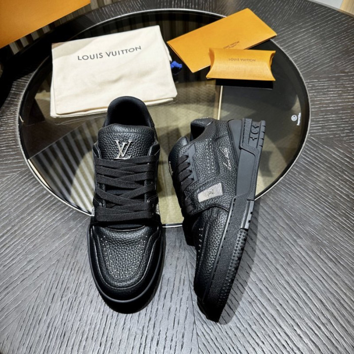 LOU1VTON SNEAKER