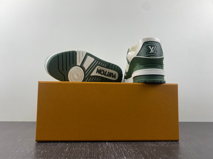 LOU1VTON trainer (EU47)