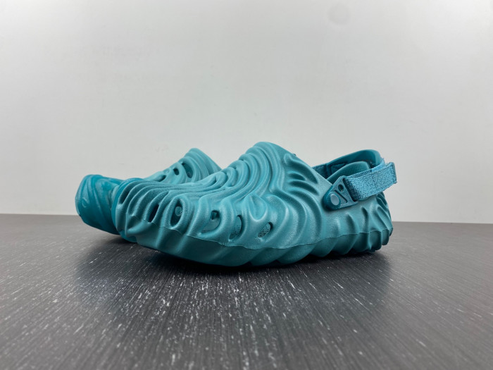 Cr*0*s pollex clog by salehe bembury urchin