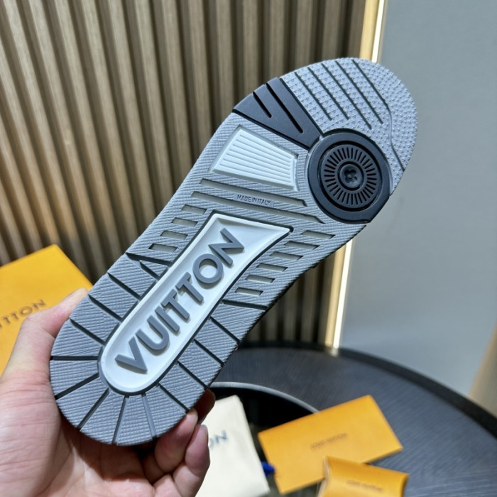 LOU1VTON SNEAKER