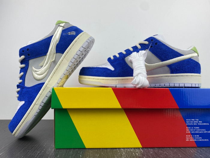 fly streetwear x nike sb dunk low dq5130-400