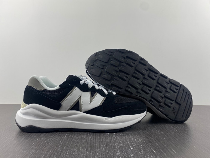 new balance 57/40 team black - m5740cb