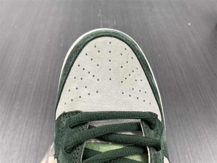 katsuhiro otomo x nike dunk low "steam boy"