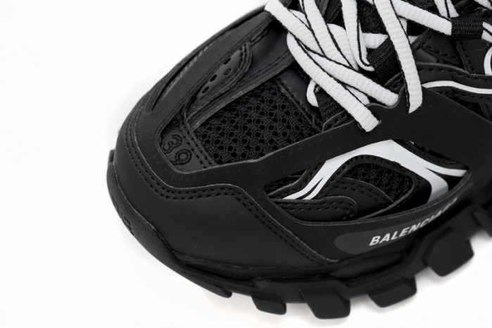 Ba*len*cia*ga tess black and white led 542023 w1gb1 2045