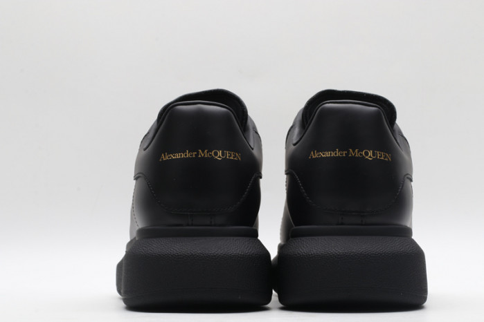 Mcqv*en oversized sneaker