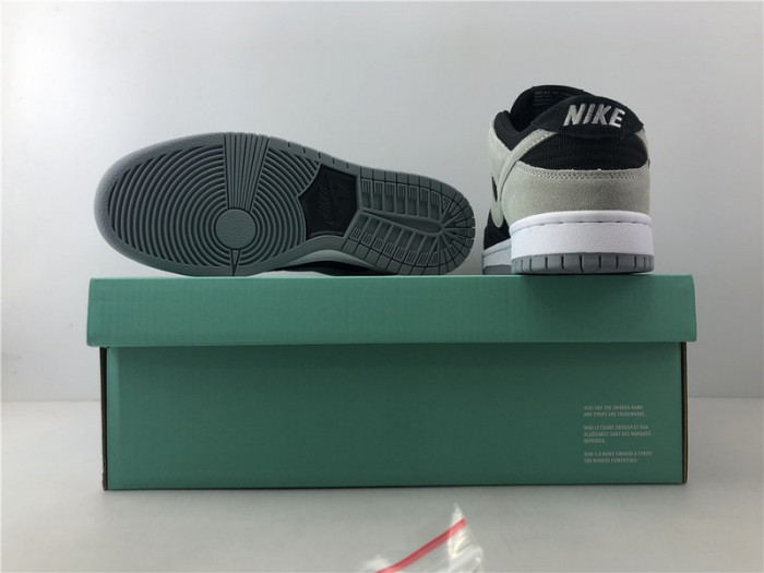 nike sb dunk low black wolf grey 854866-001