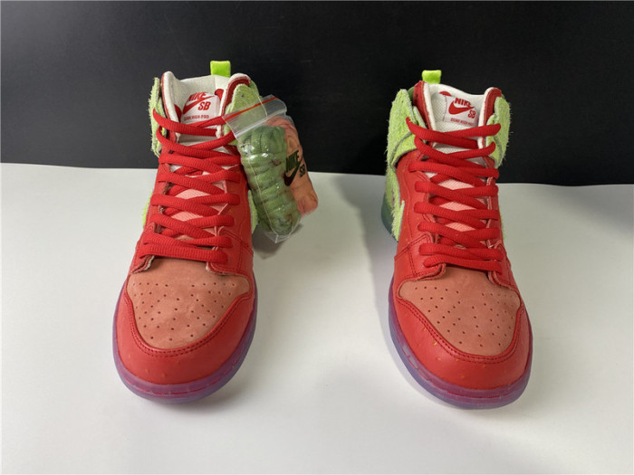 nike sb dunk high strawberry cough - cw7093-600