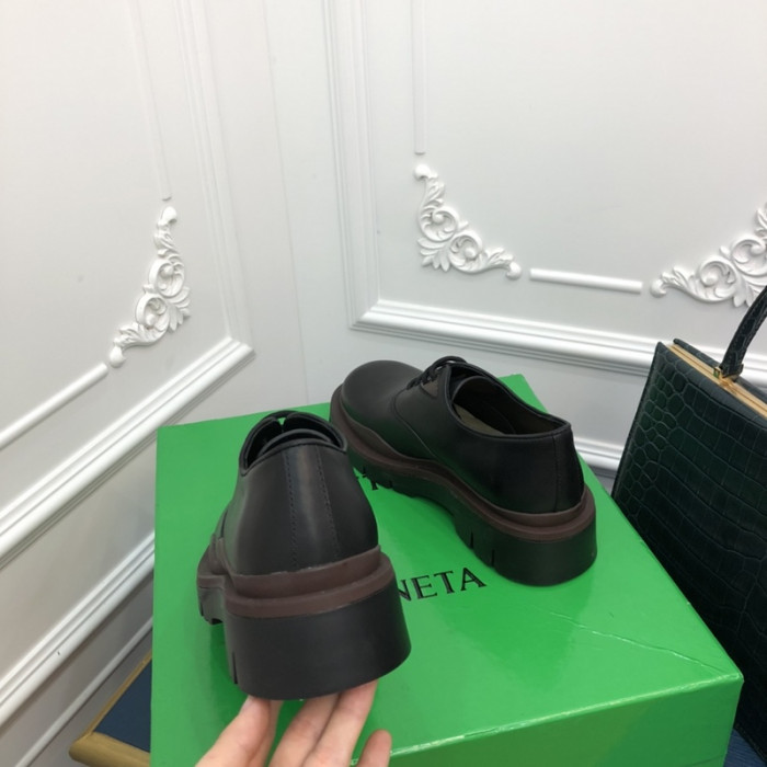 botteg*Ve*ne*ta tire leather ankle boots