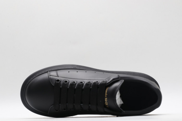 Mcqv*en oversized sneaker