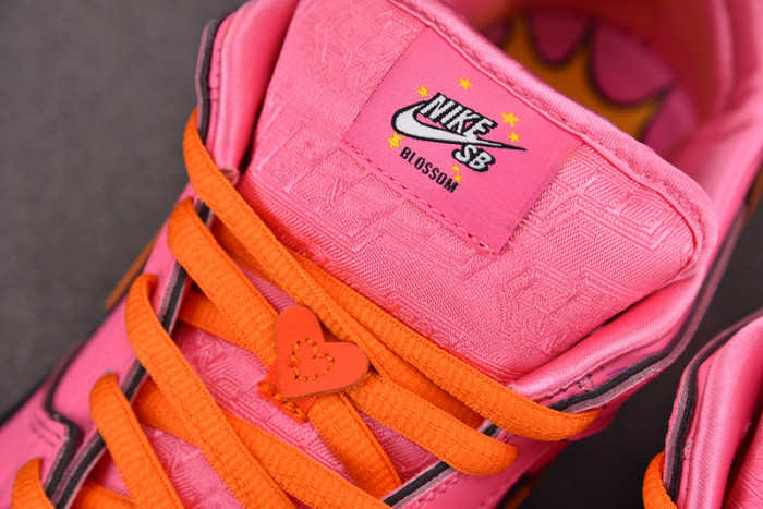 the powerpuff girls x nike sb dunk low blossom fd2631-600