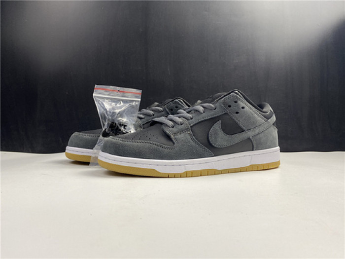 nike sb dunk low dark grey black gum ar0778-001
